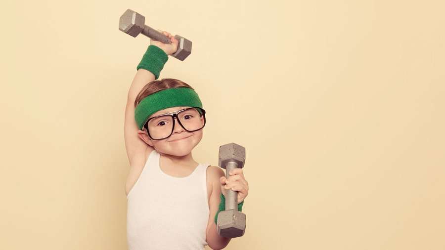 kid lifting weights